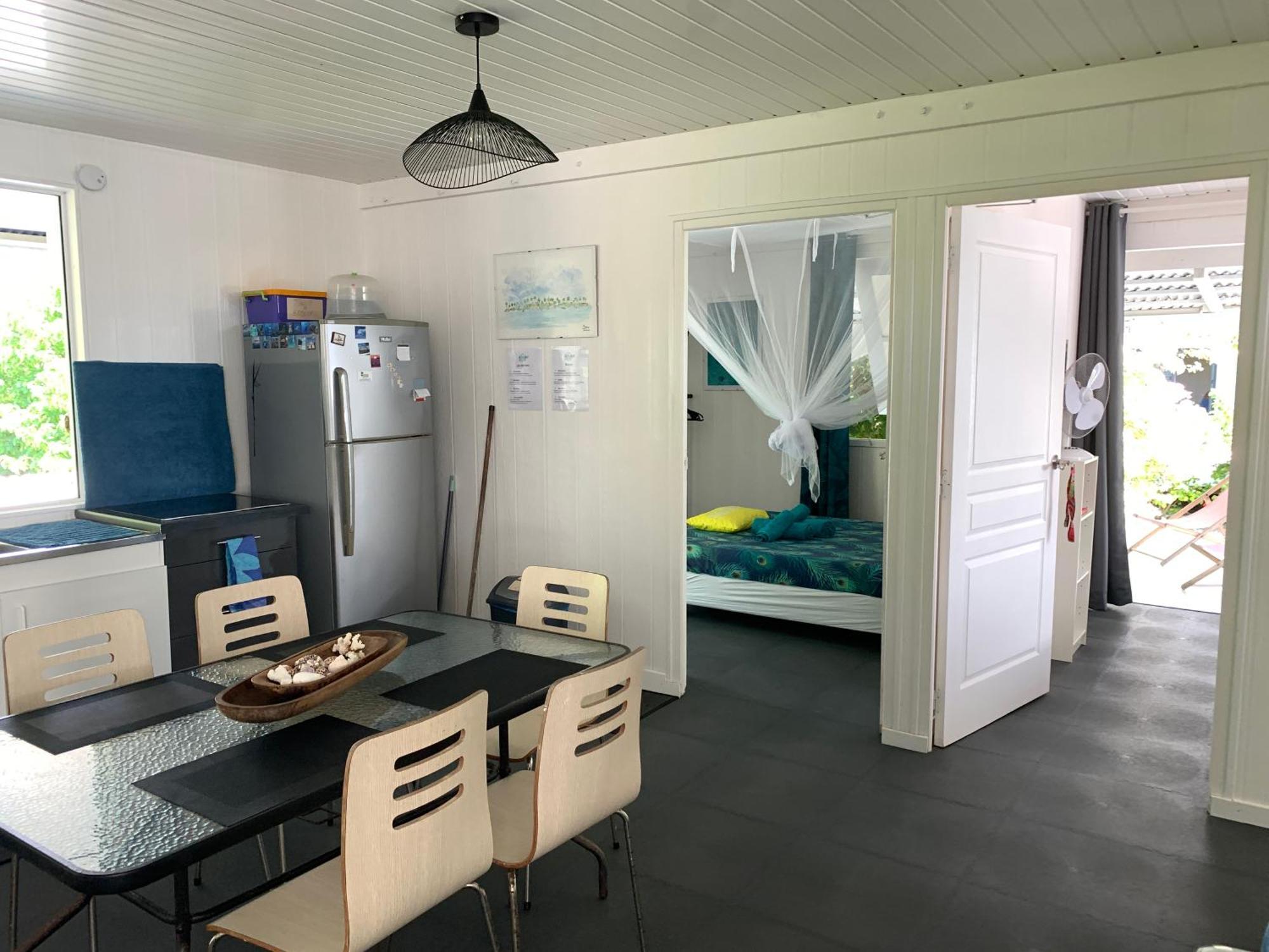 Le Fare Bleu Tiputa Rangiroa Apartment Exterior photo