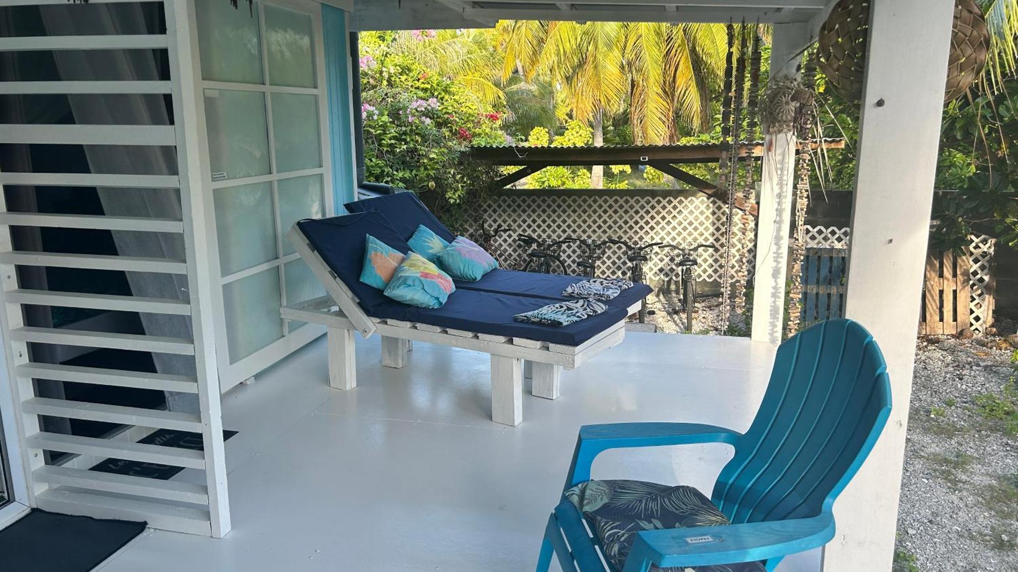 Le Fare Bleu Tiputa Rangiroa Apartment Exterior photo