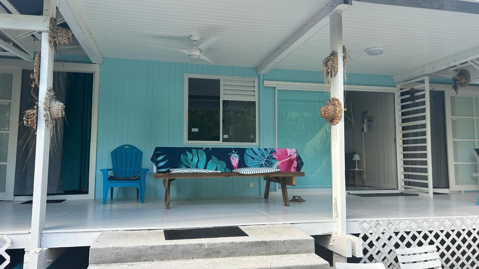 Le Fare Bleu Tiputa Rangiroa Apartment Exterior photo