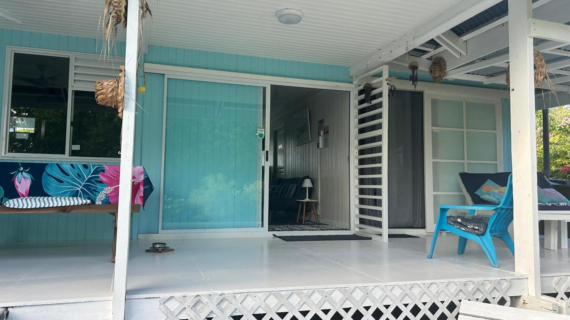 Le Fare Bleu Tiputa Rangiroa Apartment Exterior photo