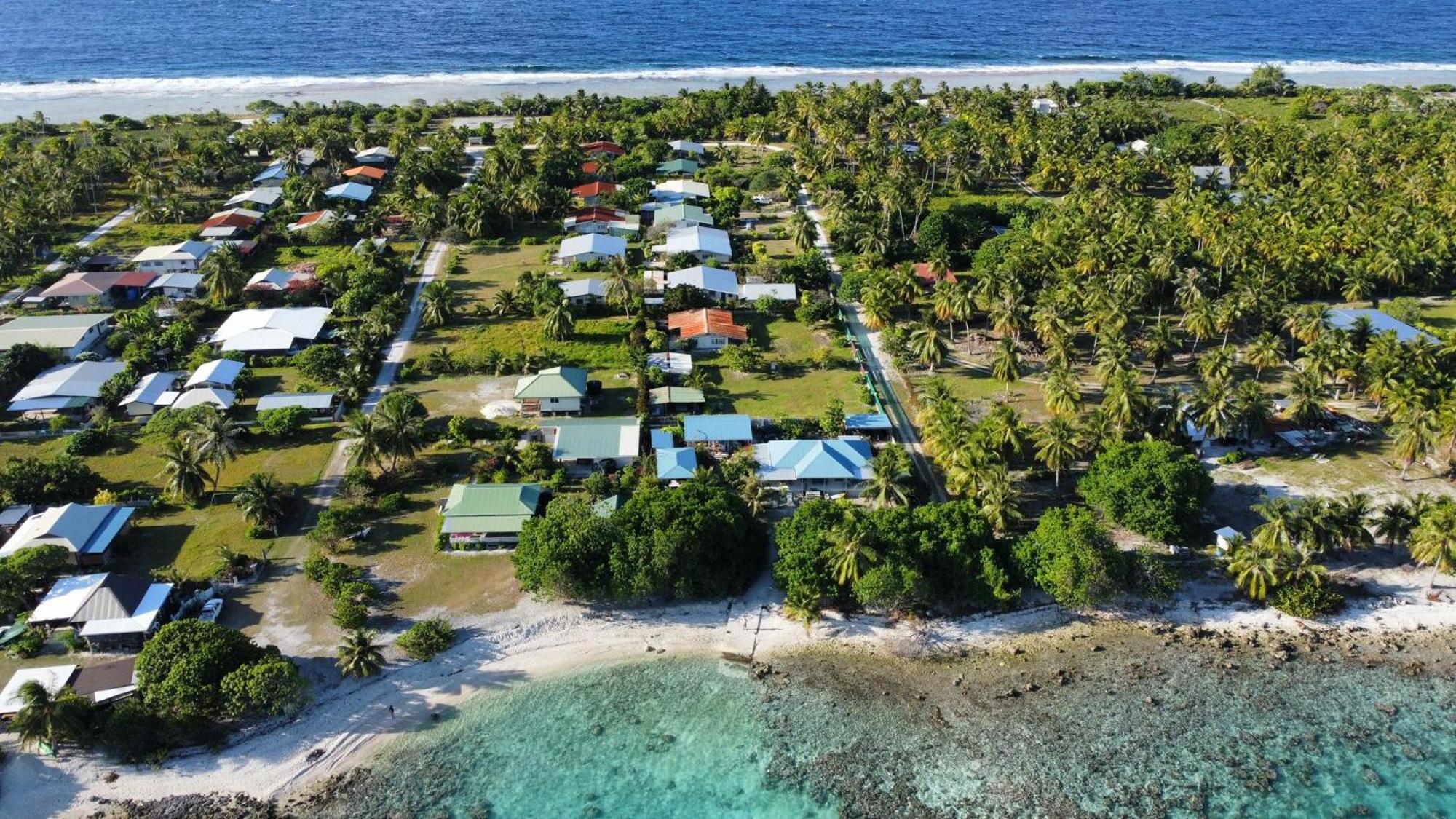 Le Fare Bleu Tiputa Rangiroa Apartment Exterior photo